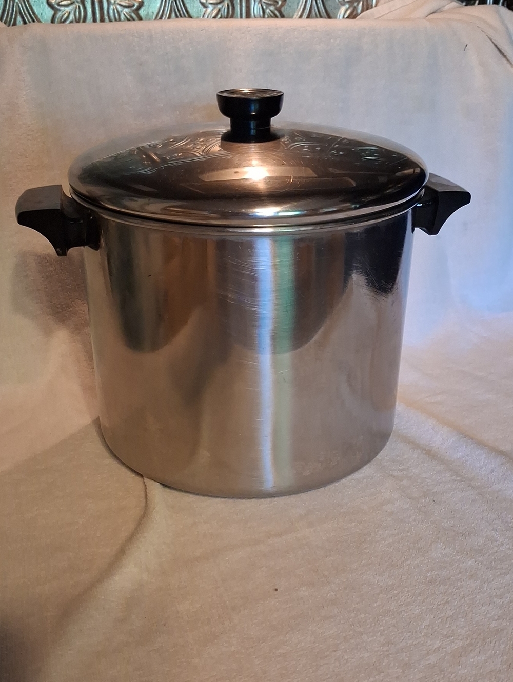 Revere Ware Stainless Steel Stock Pot with Lid 8 Qt.